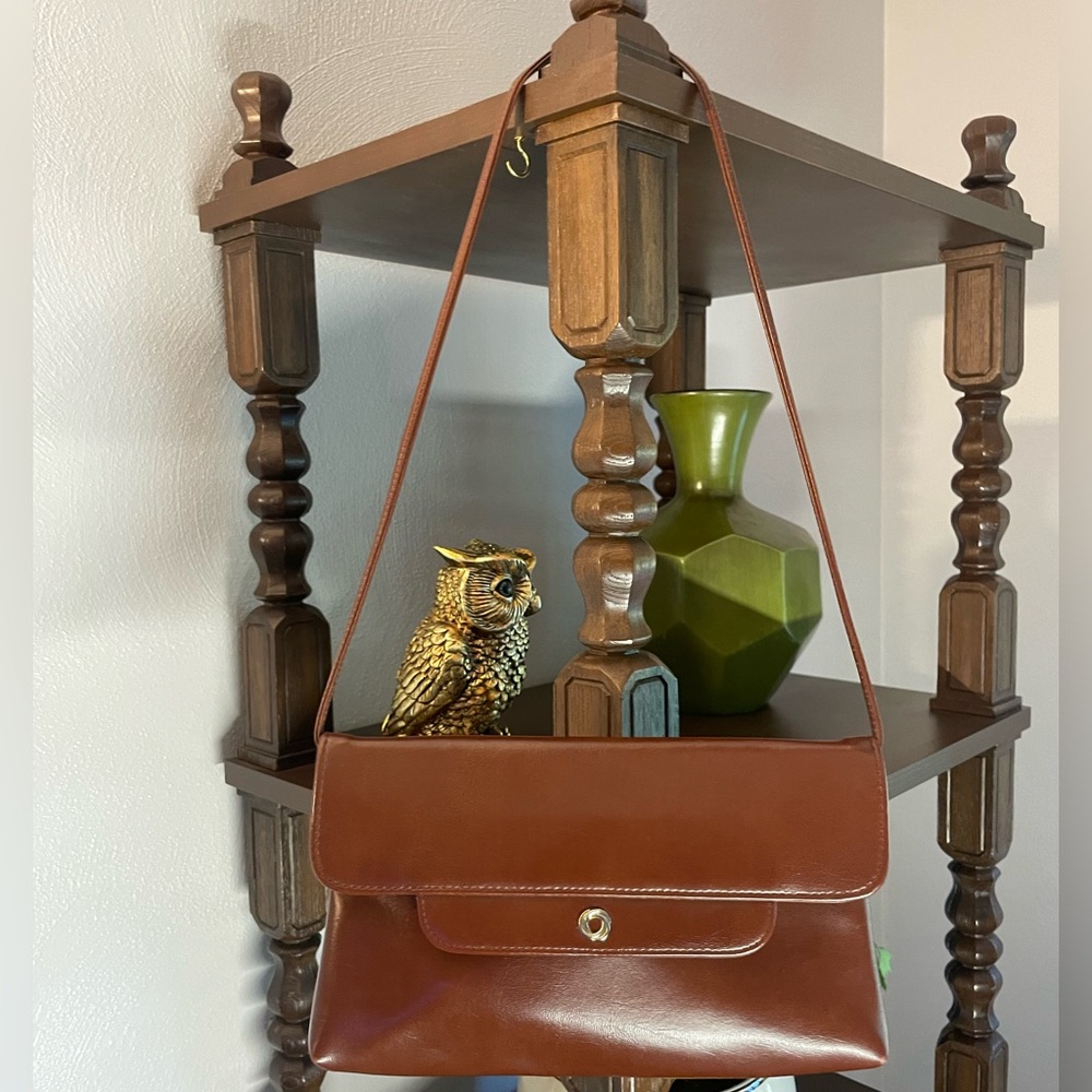 SOLD.              Vintage shoulder bag